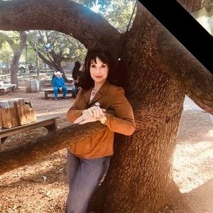 Meet your Posher, Debra